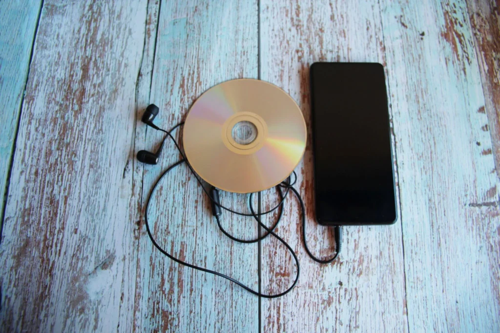CDiPhone Explained: Meaning, Facts, and How to Use CDs With an iPhone 3 CDiPhone Explained: Meaning, Facts, and How to Use CDs With an iPhone